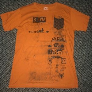 Size L APT. 9 t-shirt